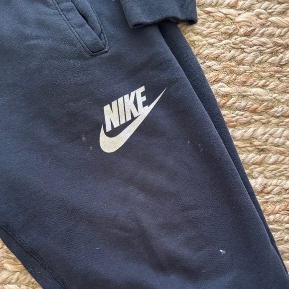 Nike Women’s Black Sweatpants & Hoodie Set - Picture 2 of 4
